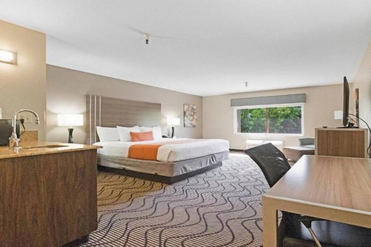 In-room safe, desk, blackout drapes, iron/ironing board