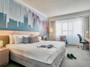 Privilege, Room, 1 Queen Bed | Minibar, in-room safe, desk, soundproofing - Mercure Perth (Perth)