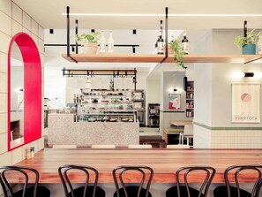 Breakfast and dinner served  - Mercure Perth (Perth)