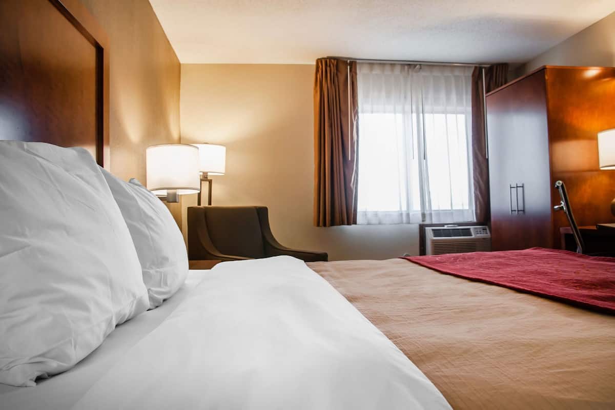 Blackout drapes, iron/ironing board, free cribs/infant beds, free WiFi