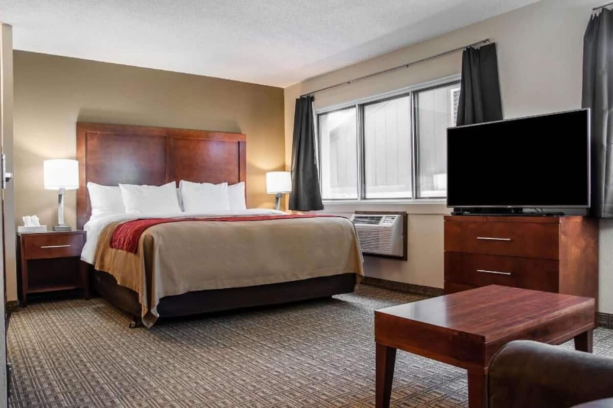 Blackout drapes, iron/ironing board, free cribs/infant beds, free WiFi