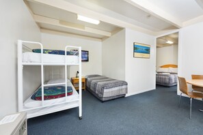 Family Villa - Sleeps 5 | Living room - Sundown Villas (Symonston)