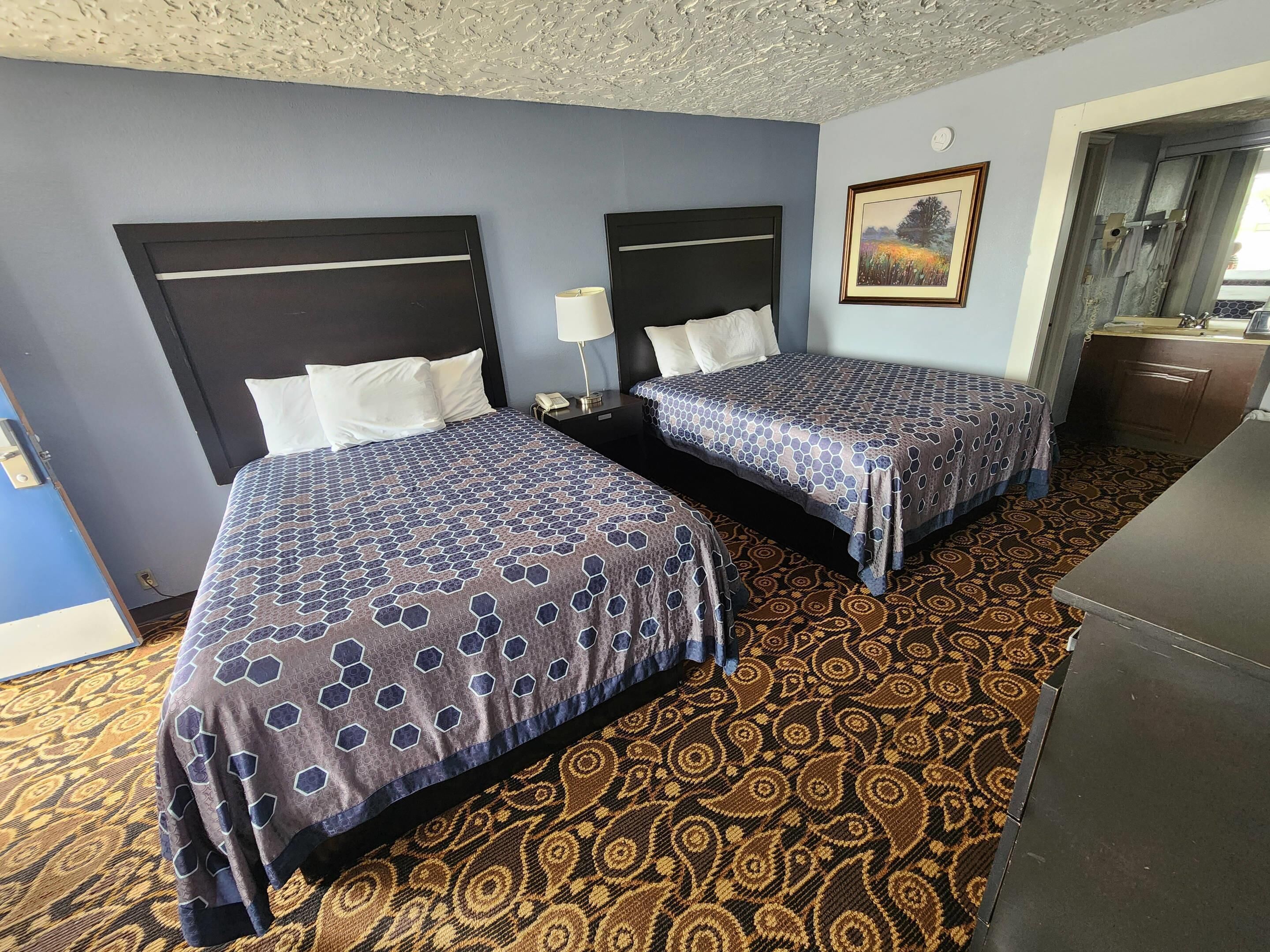 Desk, iron/ironing board, rollaway beds, free WiFi