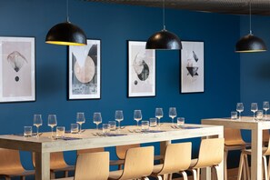 2 restaurants; breakfast and dinner served - Crowne Plaza Milan - Linate by IHG (San Donato Milanese)