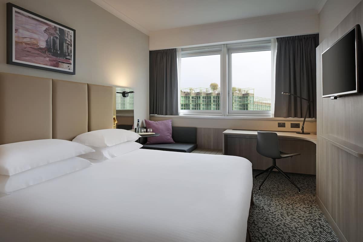 Down comforters, minibar, in-room safe, desk