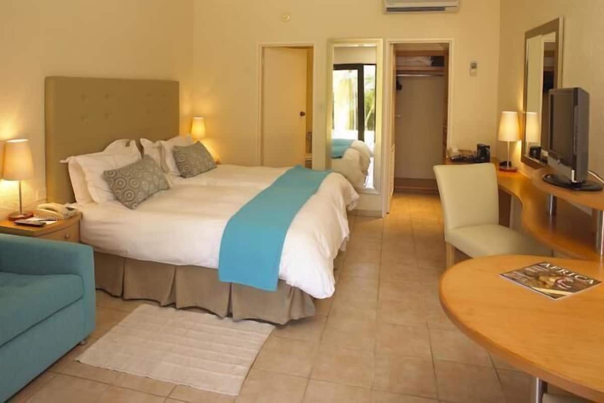 In-room safe, desk, free WiFi, bed sheets