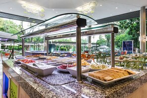 10 restaurants servant le petit déjeuner, spécialités Cuisine locale