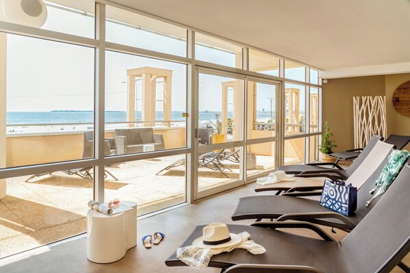 Couples treatment rooms, sauna, hot tub, steam room, body treatments