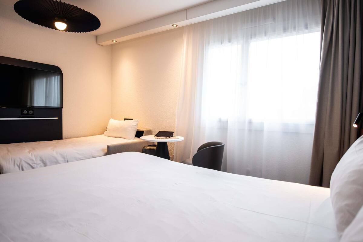 double room, multiple beds | premium bedding, individually furnished, desk, laptop workspace