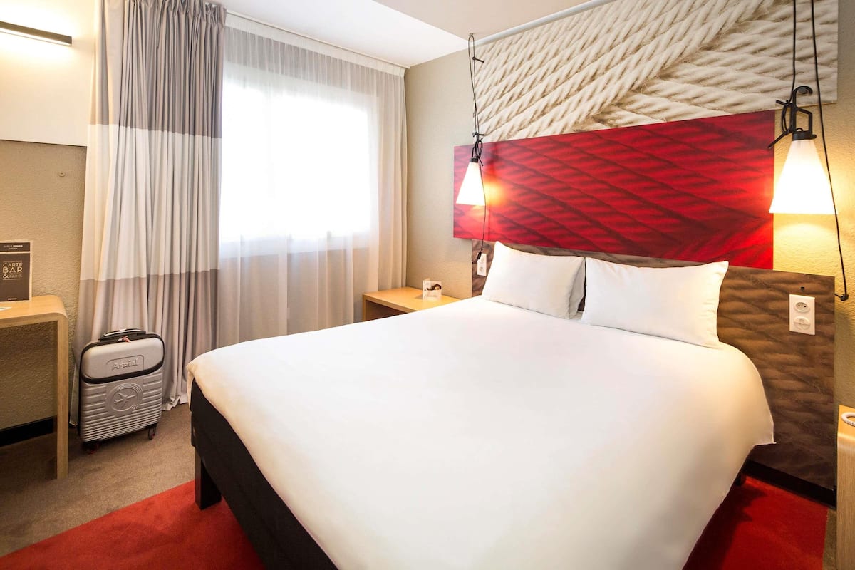 Habitació doble estàndard, 1 llit doble | Roba de llit d'alta qualitat, mobiliari individual i escriptori