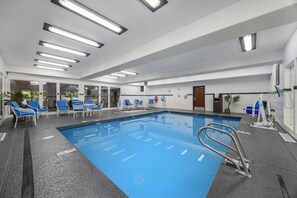 Indoor pool - Best Western Plus Prairie Inn (Albany)