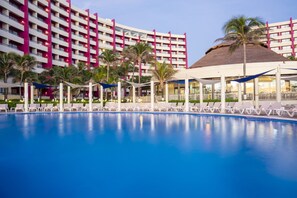 Indoor pool, 3 outdoor pools