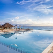 Crown Paradise Club Cancun All Inclusive