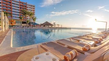 3 outdoor pools, pool loungers
