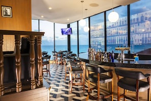 4 bars/lounges, 2 poolside bars, swim-up bar, beach bar