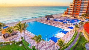 3 outdoor pools, pool loungers