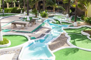 Mini-golf