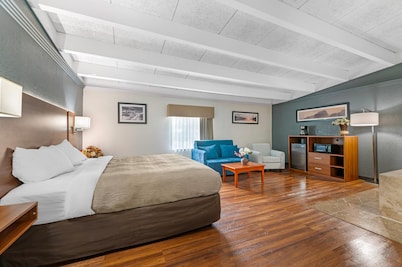 Quality Inn & Suites Kansas City - Independence I-70 East