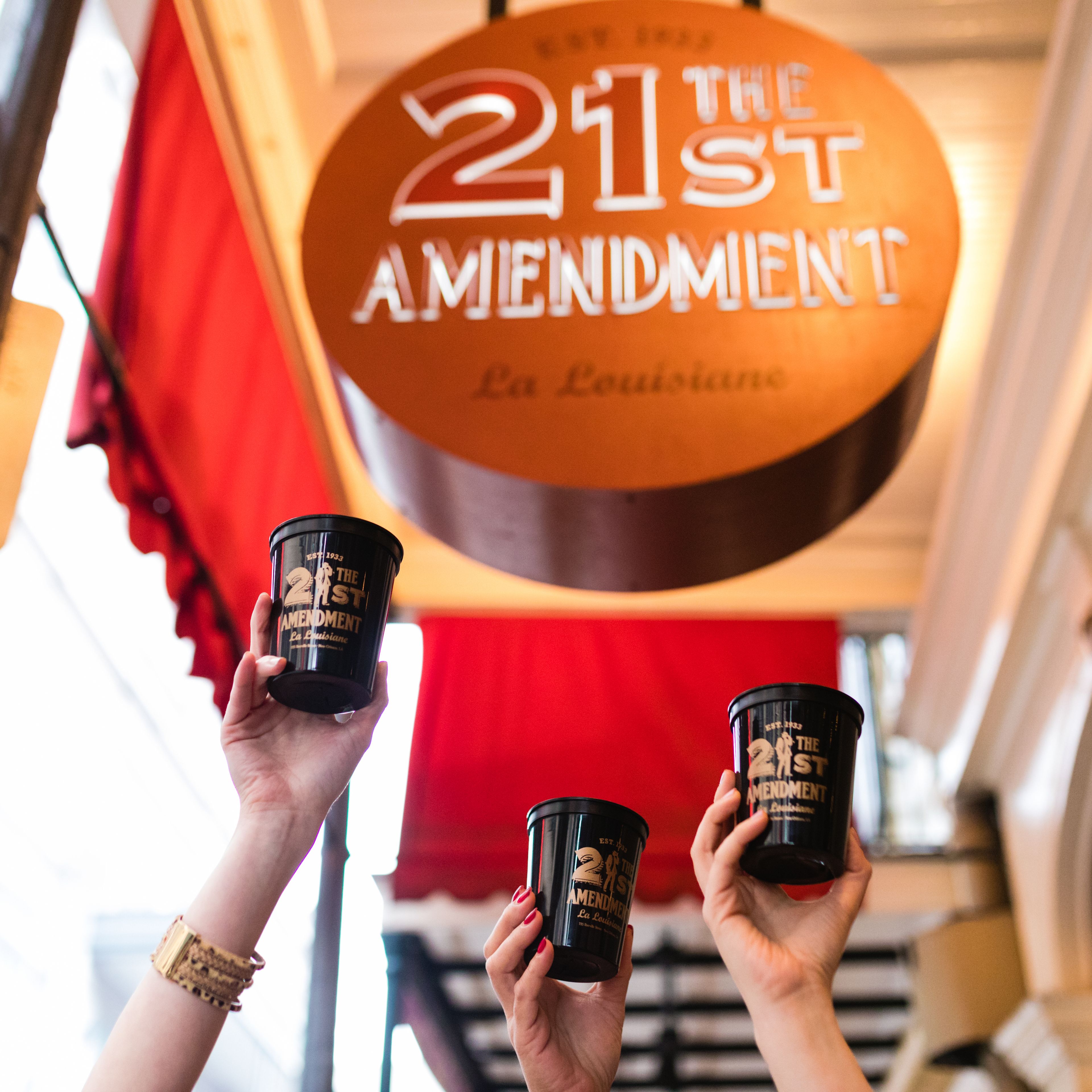 2 bars/lounges, wine bar, cocktail bar