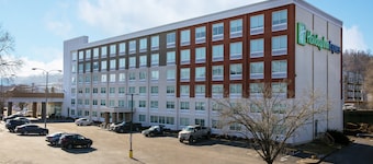Holiday Inn Express Charleston-Civic Center by IHG