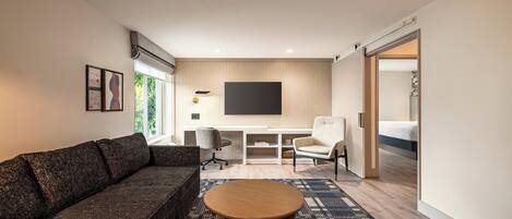 Allergikerbettwaren, Zimmersafe, Schreibtisch, Verdunkelungsvorhänge