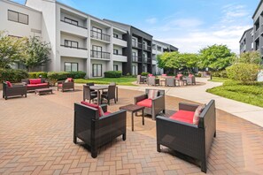 Terrace/patio - Super 8 by Wyndham Dallas Love Field Airport (Dallas)