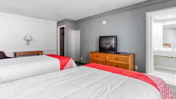 Kamar, 2 Tempat Tidur Double, Bebas Asap Rokok | 1 kamar tidur, meja kerja, dan Wi-Fi gratis