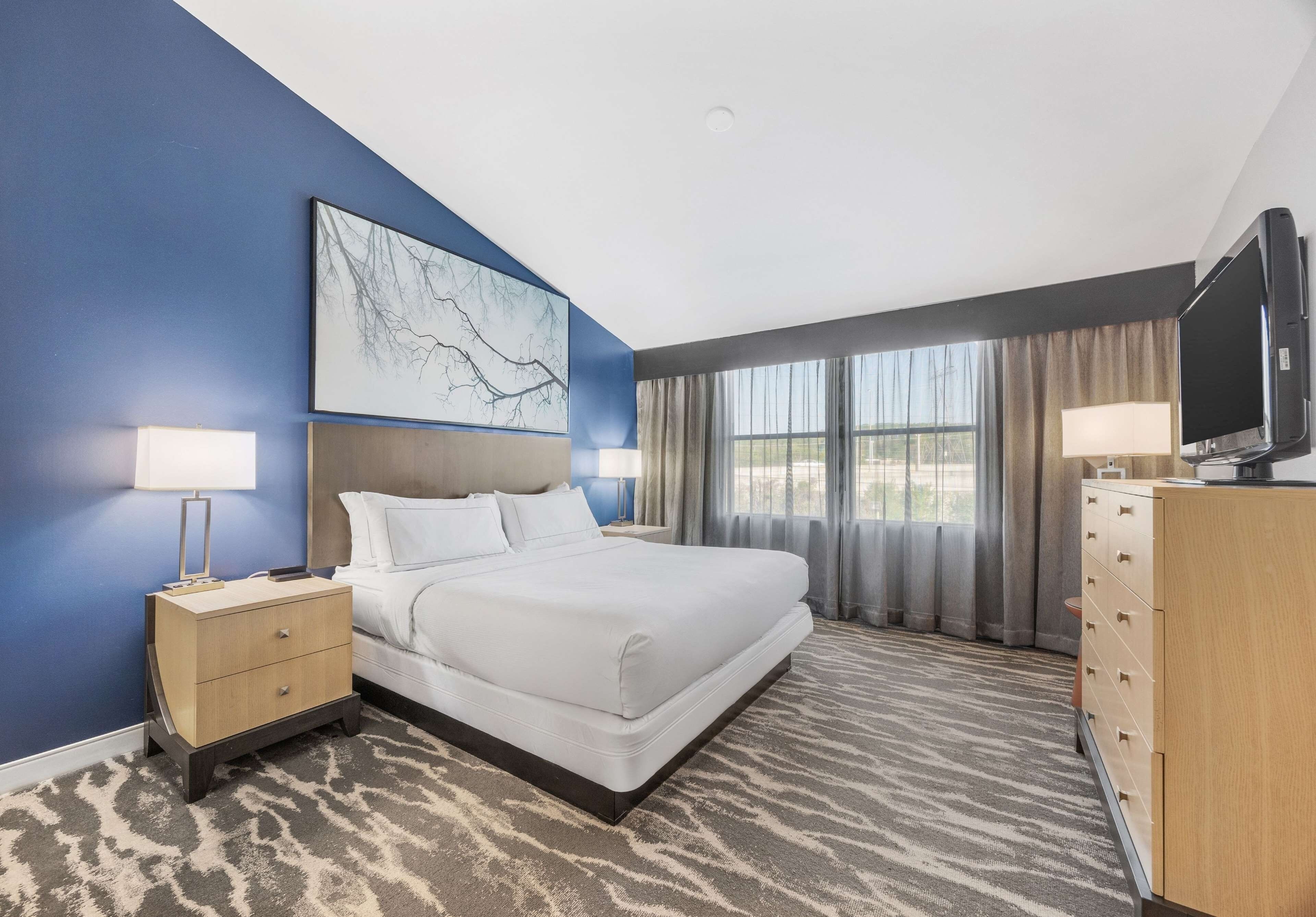 1 bedroom, premium bedding, down duvets, in-room safe