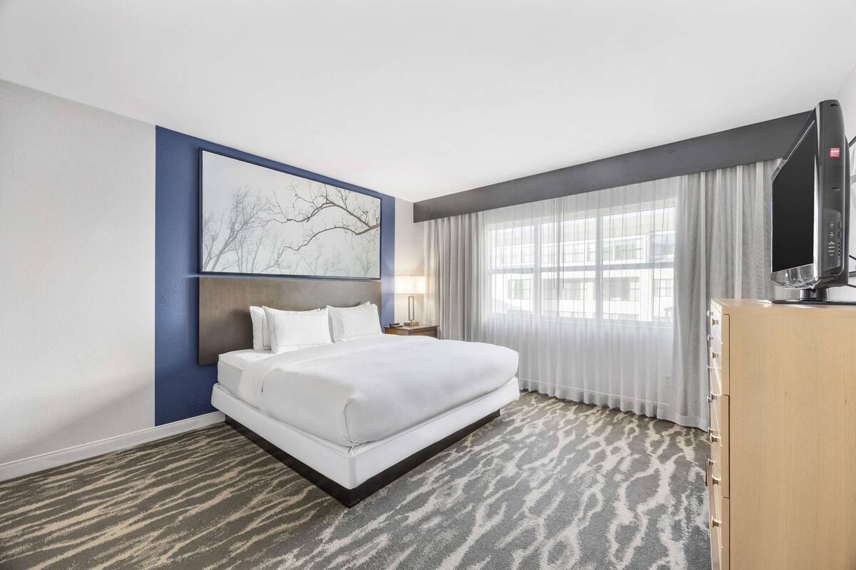 1 bedroom, premium bedding, down duvets, in-room safe