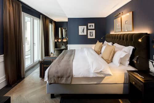Executive Double Room, 1 King Bed | Premium bedding, down comforters, free minibar, in-room safe