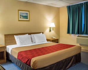 Room, 1 King Bed, Non Smoking | Desk, blackout drapes, free WiFi, bed sheets