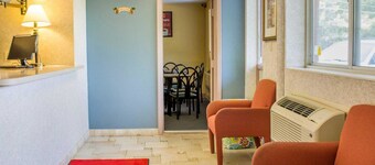 Econo Lodge Drums