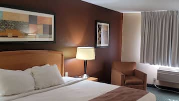 Desk, laptop workspace, iron/ironing board, free WiFi