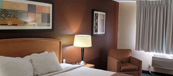 Travelodge by Wyndham Fargo West Acres
