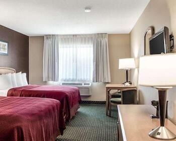 Desk, laptop workspace, iron/ironing board, free WiFi