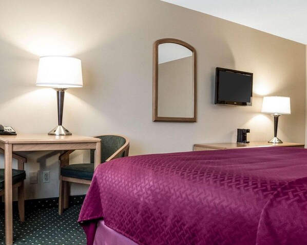 デスク、ノートパソコン用作業スペース、アイロン / アイロン台、WiFi (無料)