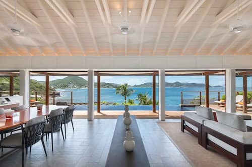 Villa (Pinta) | Living area | Plasma TV, DVD player, iPod dock, offices