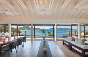 Villa (Pinta) | Living area | Plasma TV, DVD player, iPod dock, offices