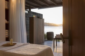 Couples treatment room(s), body treatments, deep-tissue massages