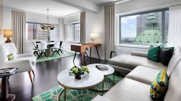 Suite, 2 Bedrooms (Saint Henri) | 起居区 | 49-英寸纯平电视(配备有线频道)、电视、收费电影