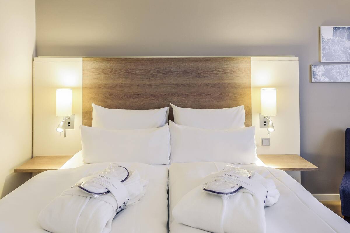 Privilege, Quarto casal, 1 cama de casal | Roupas de cama antialérgicas, cofres nos quartos, escrivaninha
