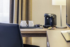 Privilege, Habitación doble, 1 cama doble | Ropa de cama hipoalergénica, caja fuerte, escritorio y cortinas opacas