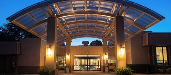 Sheraton Milwaukee Brookfield Hotel