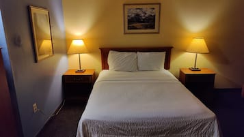 1 bedroom, blackout curtains, free WiFi, bed sheets