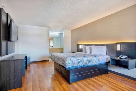 Bed sheets, wheelchair access. Motel 6 Bossier City, LA