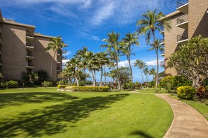 Property grounds - Kauhale Makai - Maui Condo & Home (Kihei)