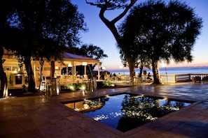 3 restaurants, breakfast, lunch, dinner served; Mediterranean cuisine
