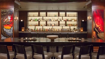 Bar (on property) at The Yorkville Royal Sonesta Hotel Toronto
