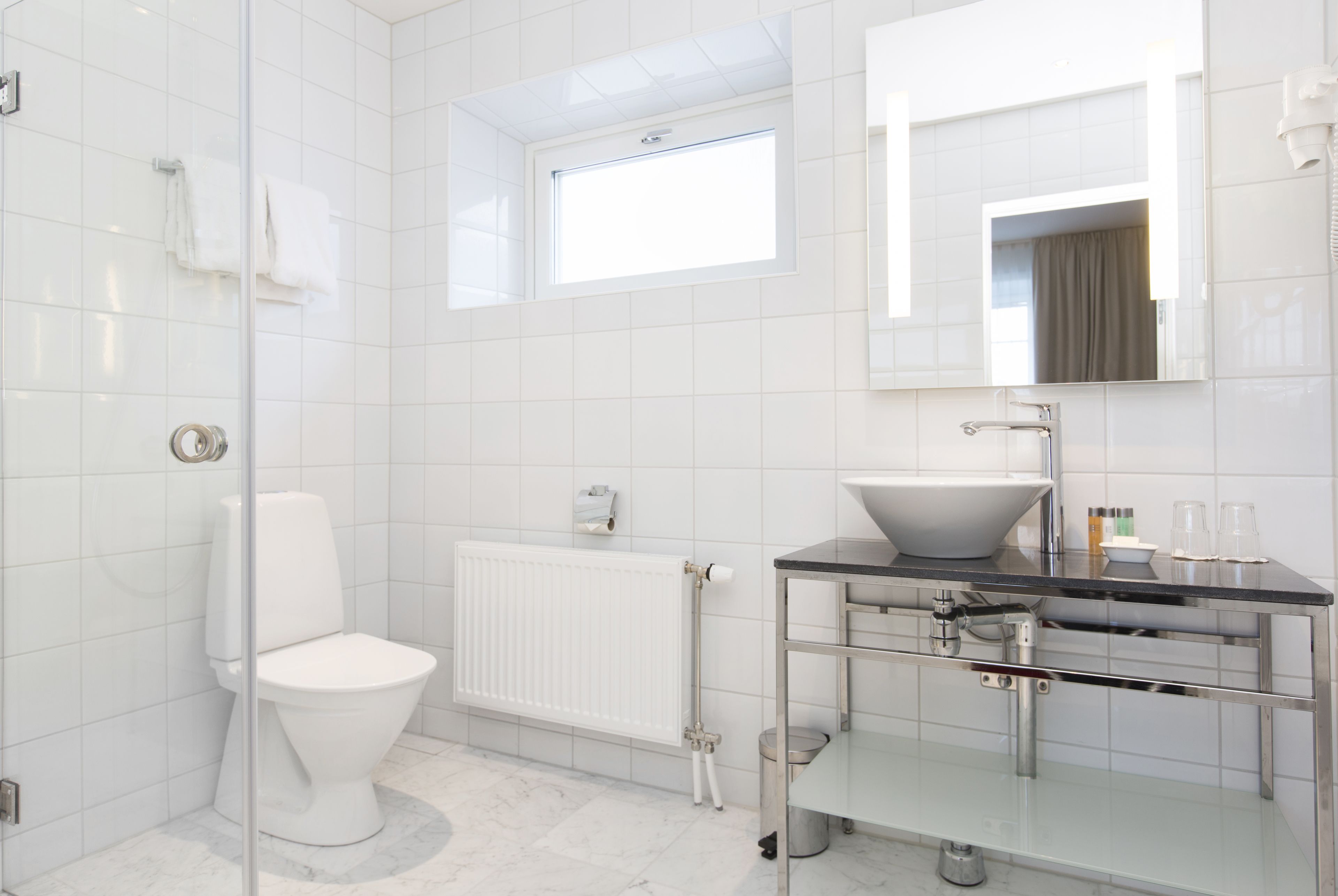 standard double or twin room | 1 bedroom, premium bedding, minibar, in-room safe