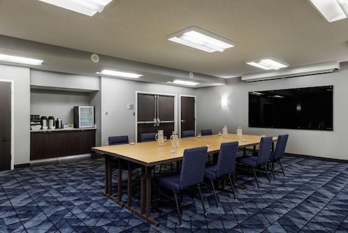 Courtyard by Marriott Denver Central Park